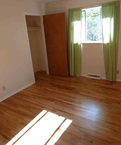 Room 2 - $800