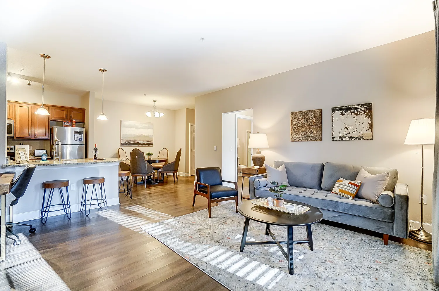 2 bed, 1170 sqft, $5,370 — Photo 2