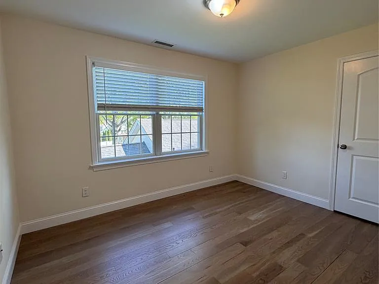 94 Thatcher Ave #94 — Photo 8