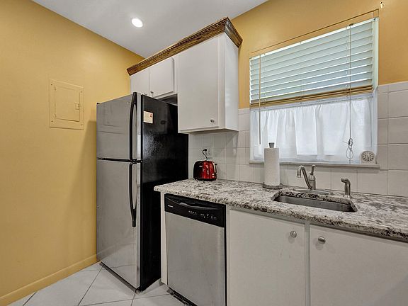 5th image of 207 Tropic Isle Drive #209