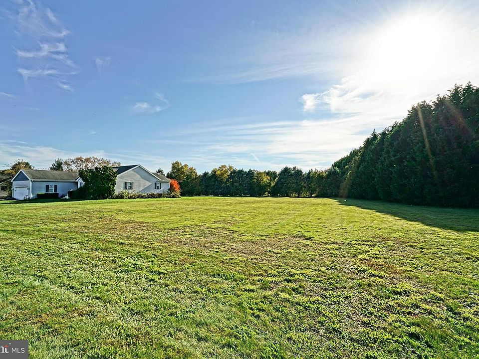 2nd image of 6 Gainsborough Dr