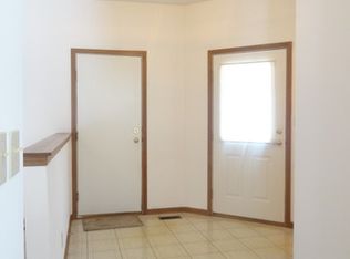 1435 Walnut Hill Ave, Saint Charles, IL 60174