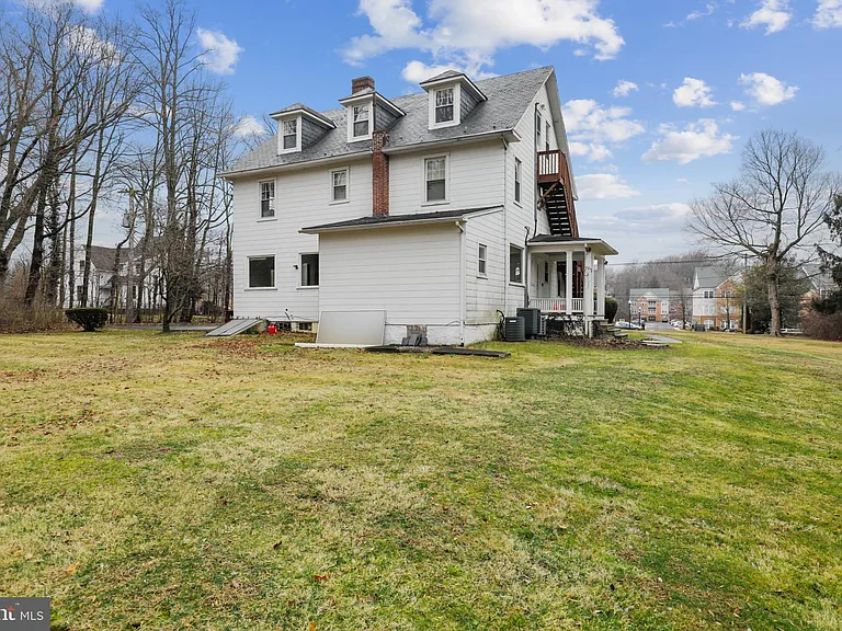 707 N Hickory Ave #3 — Photo 31