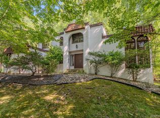 23 Rolling Way, New City, NY 10956