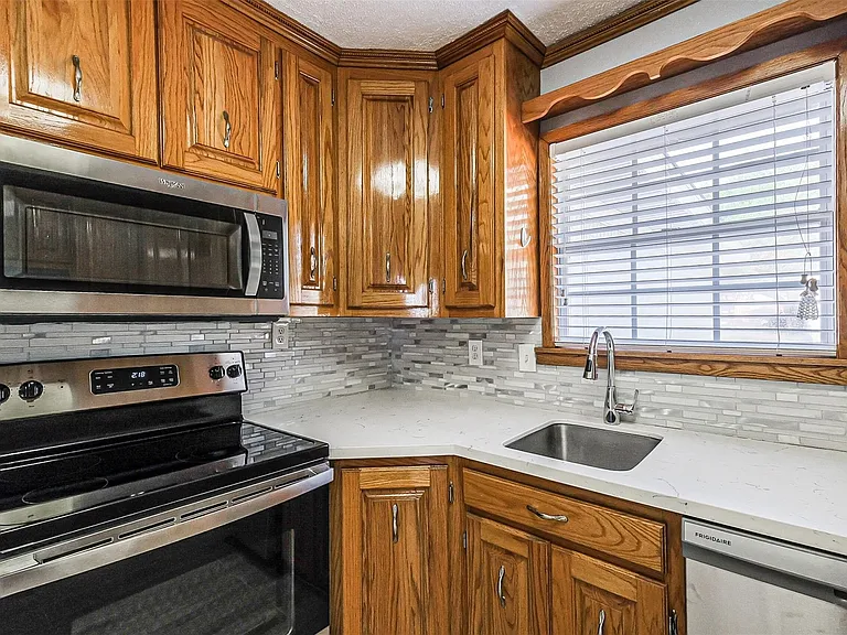 4319 Pine Meadow Dr — Photo 5