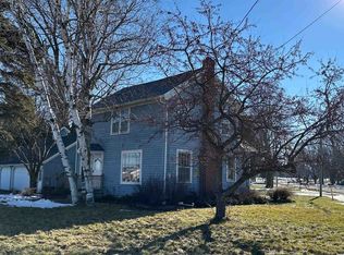 W6489 Greenville Dr, Greenville, WI 54942