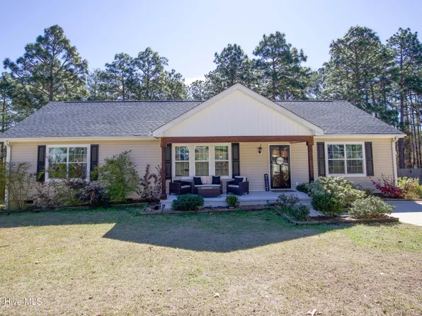 315 Pickett Circle, Vass, NC 28394
