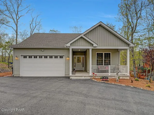 3306 Stonehenge Dr, East Stroudsburg, PA 18301