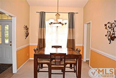 3rd image of 953 Park View Dr