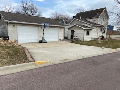 302 E 1st St S, Truman, MN, 56088