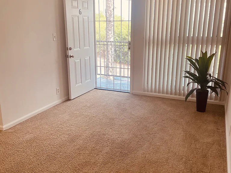 955 Hillcrest St #6 — Photo 9