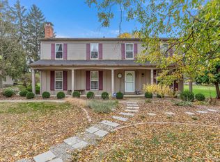 1082 Barneswood Ct, Rochester Hills, MI 48306