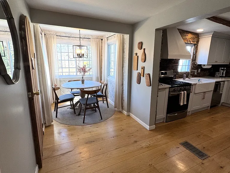 26 Pine St — Photo 4