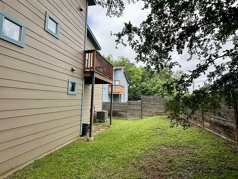 5300 Samuel Huston Ave #B — Photo 14