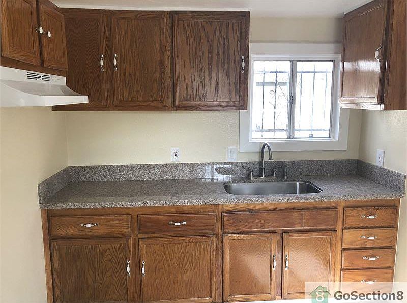 1st image of 333 W 54th St