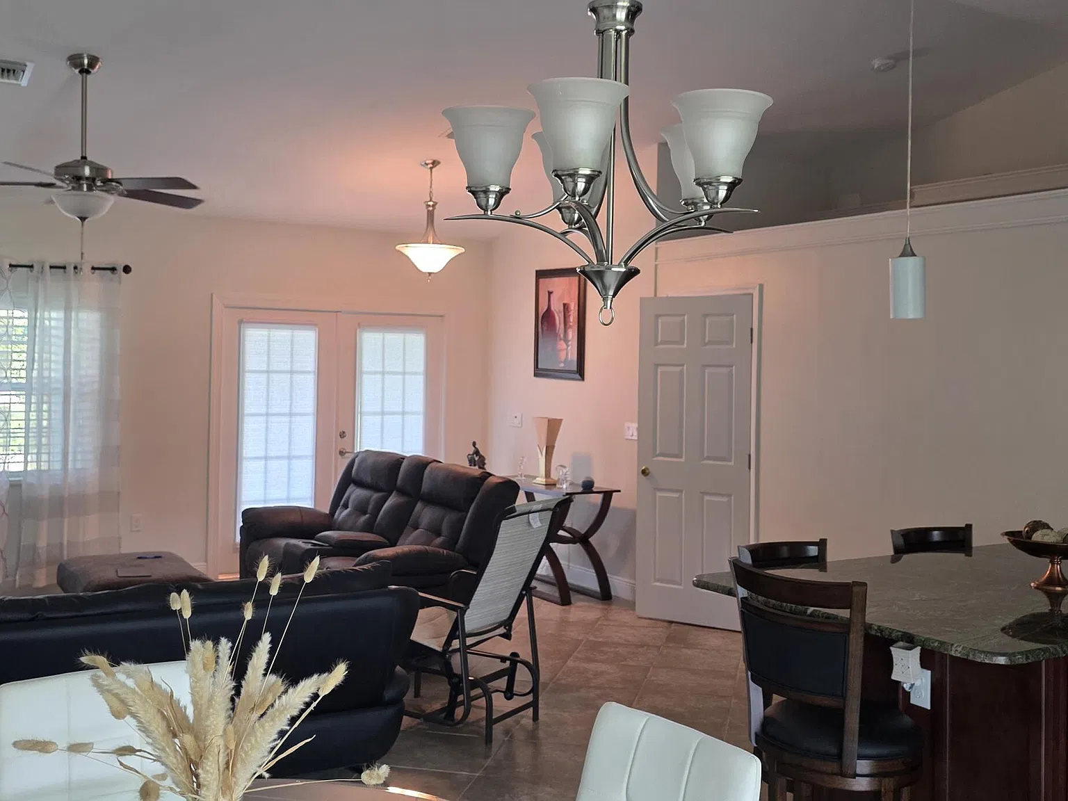 3 bed, 2.5 bath, 2166 sqft, $2,800 — Photo 4