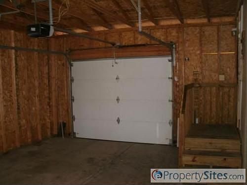 2nd image of 3421 Spruce Dr