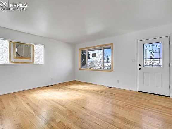 5th image of 2577 E San Miguel St