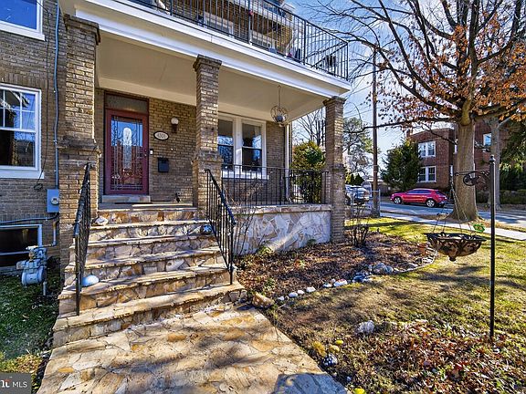 4th image of 4301 4th St NW