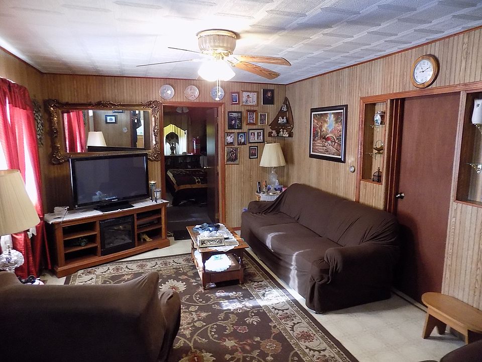 1st Floor Living Room