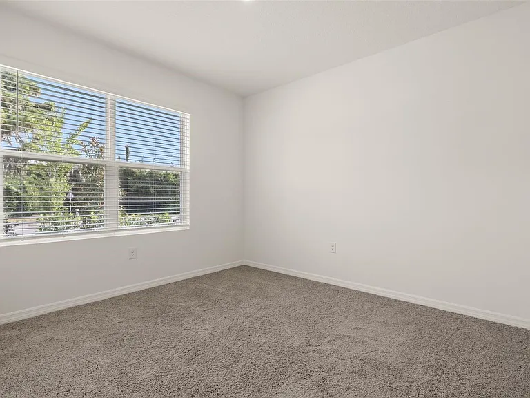 1078 Clay Blvd — Photo 16