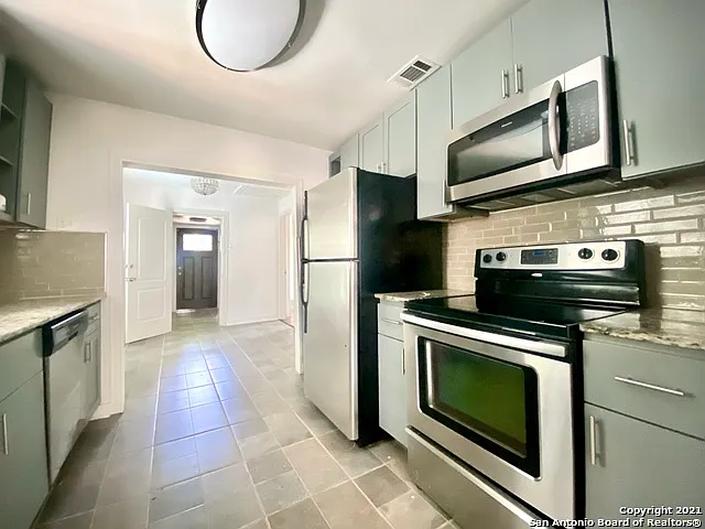 3237 Colima St — Photo 11