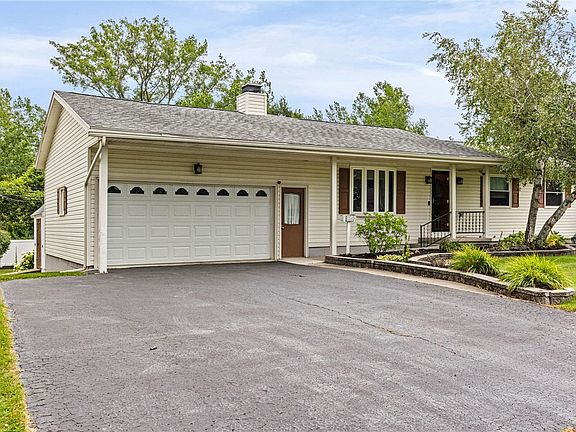 3rd image of 24 Noel Dr
