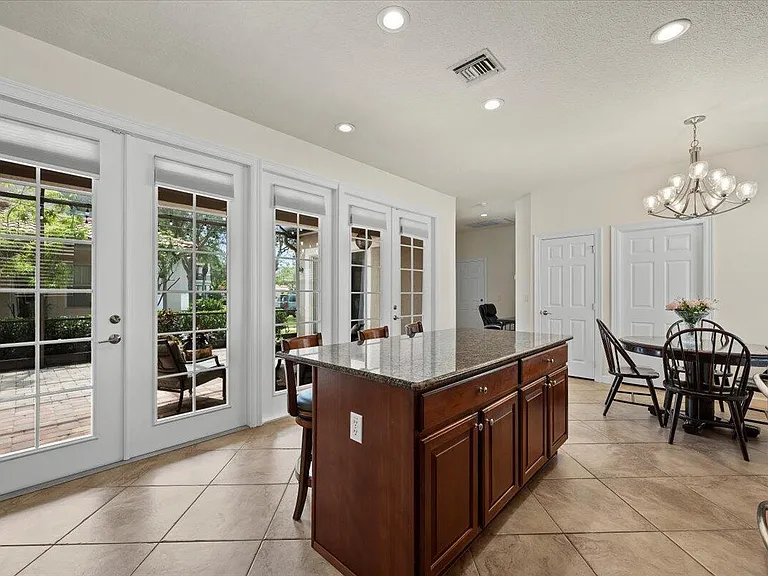 8203 Calterra Dr — Photo 2