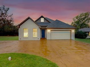 205 Abbey Ln, Farmersville, TX 75442