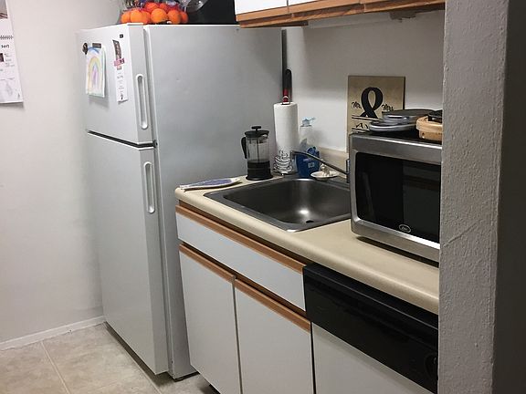 5th image of 3974 Taravue Ln APT J
