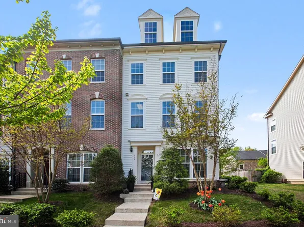 111 Almond Dr, Stafford, VA 22554