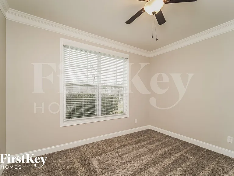 124 Ridgemont Ln — Photo 12