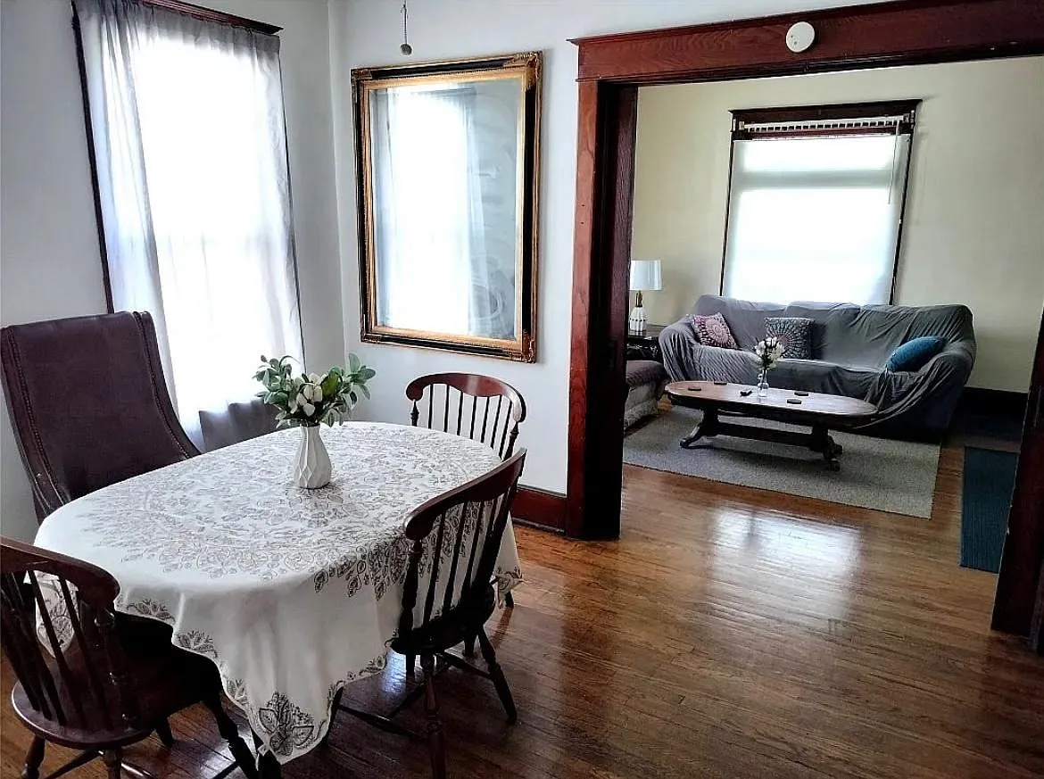3 bed, 1.5 bath, 1500 sqft, $570 — Photo 2