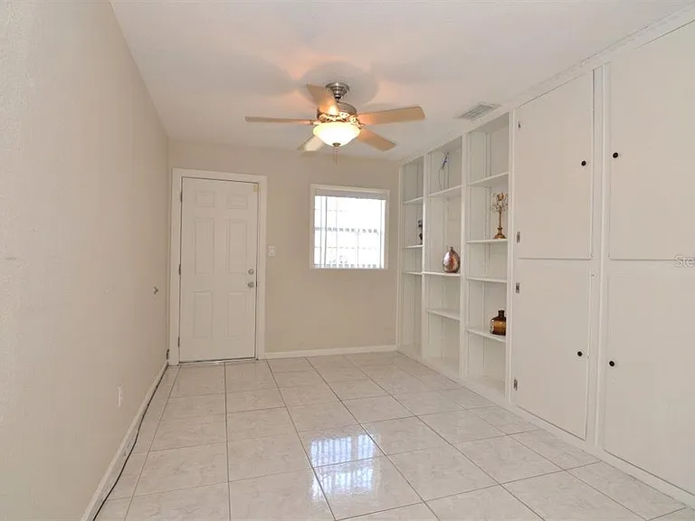 300 E Maine Ave — Photo 30
