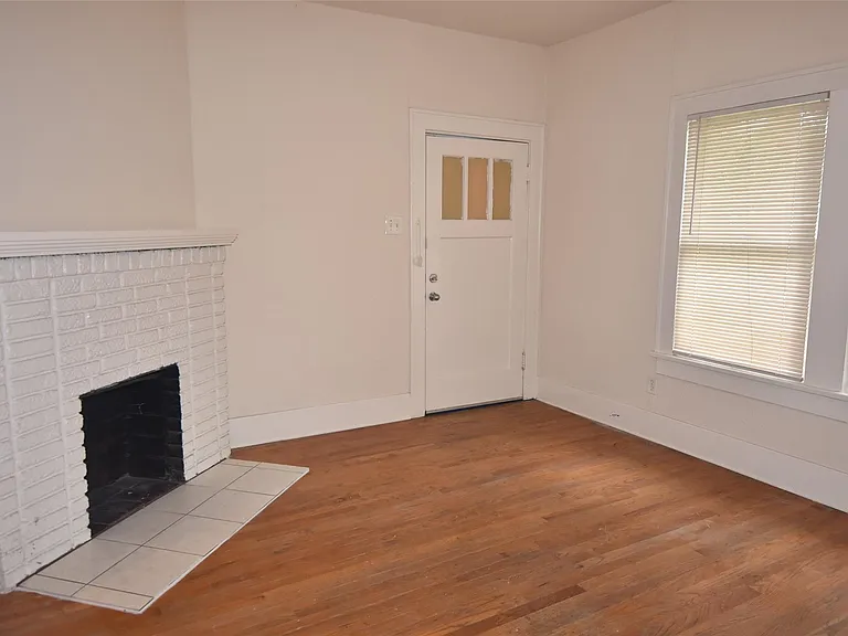 4618 Clay St #2 — Photo 4