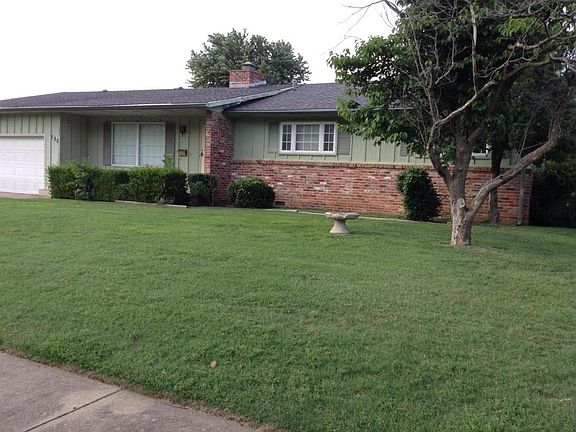 2nd image of 720 W Tahlequah Ave