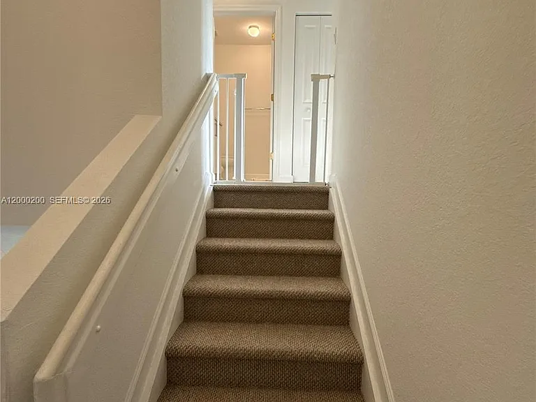 412 NW 12th Pl — Photo 15