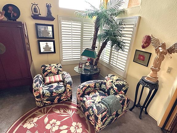 Living room corner - you have full access, I hardly use it