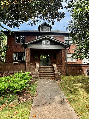 922 N Highland Ave NE #A Photo 1