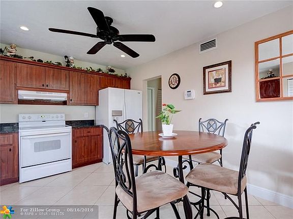 5th image of 287 Jacaranda Dr #16