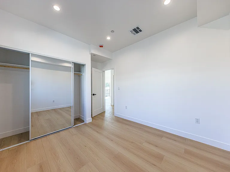 2424 S West View St — Photo 29