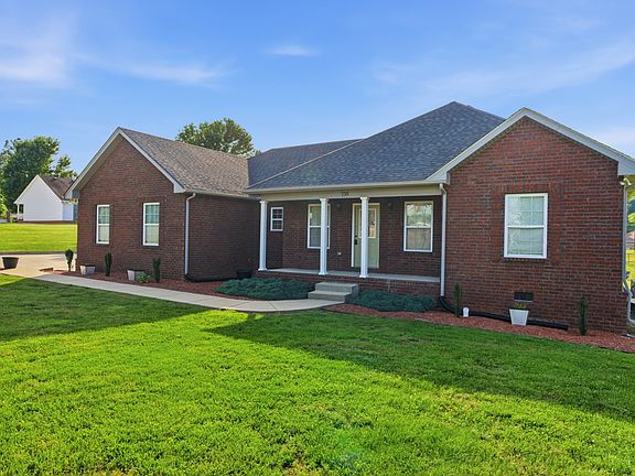 3rd image of 738 Sycamore Dr