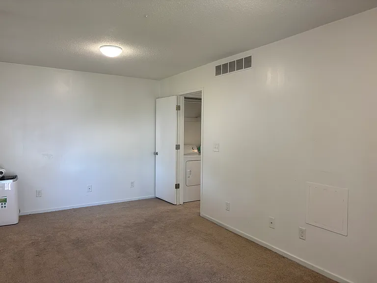 425 E Shore Dr #1 — Photo 6