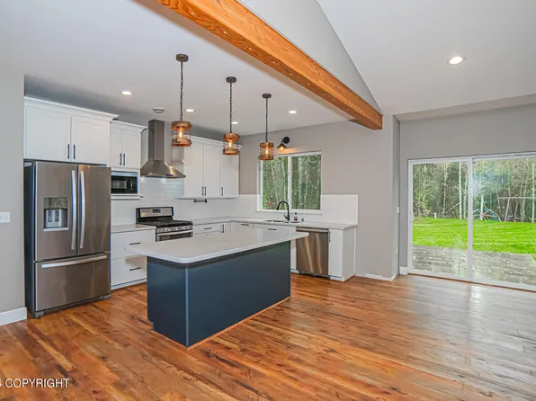 1381 N Meadow Lakes Loop, Wasilla, AK 99623