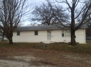 215 W 3rd St, Danville, IL 61832