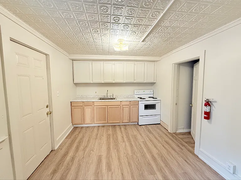 7 West Ln #2B — Photo 5