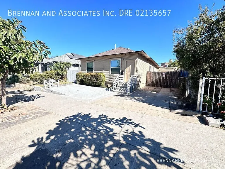 1742 Kearney Ave — Photo 1