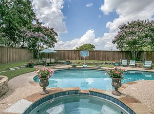 2207 New Mill Ln, Arlington, TX 76012