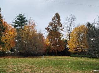 16 Jean Dr, Englewood Cliffs, NJ 07632