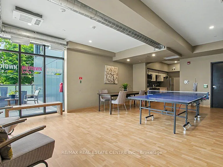 690 King St W #101 — Photo 27